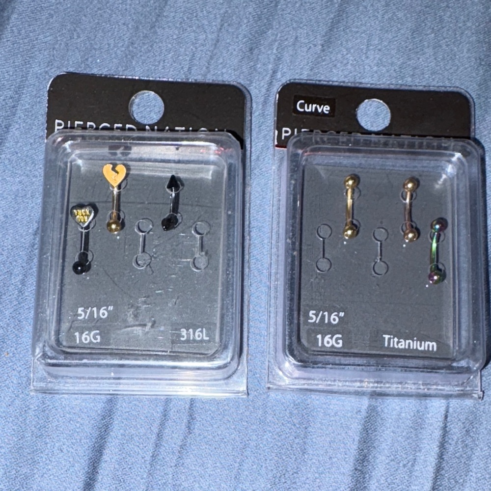 Never Worn Titanium Curve Piercing Set - Gold and Black